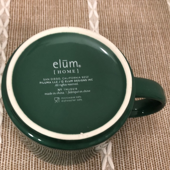 Elum Cat Holiday Green Mug Christmas Winter 16 oz - Picture 5 of 6